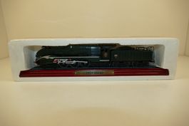Standmodell: Dampflok SNCF 232 U1 auf Sockel