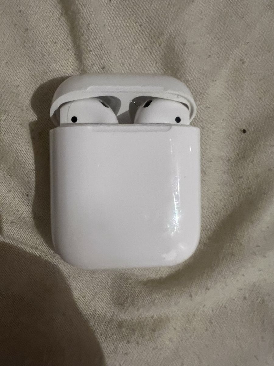 Apple Cuffie: Apple Air Pods  2021 – Usato da Huttwil venduto da luk_9tdh 1