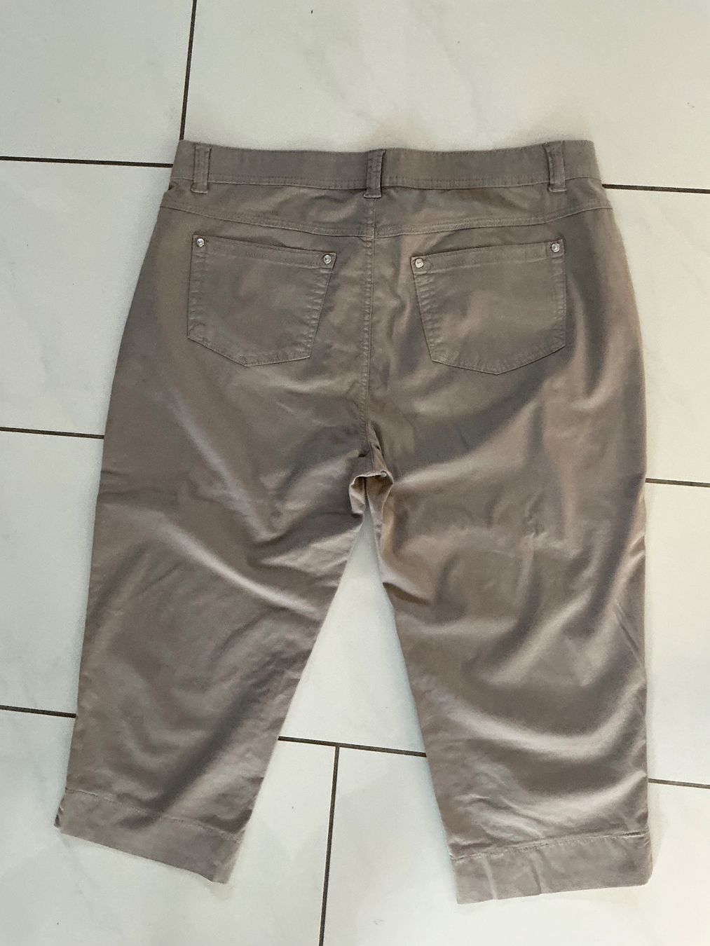 Hosen: Anna Montana 3/4 Hose neu Gr.44 – Neu und originalverpackt aus Biel-Benken BL von Sahra1 4