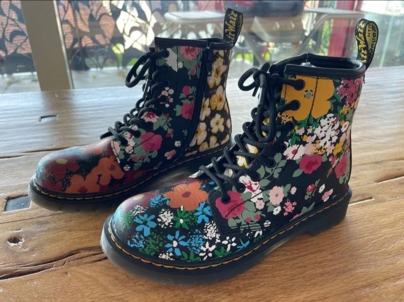 Dr. Martens Boots Modell PASCAL Blumen Gr. 35 Kaufen auf Ricardo