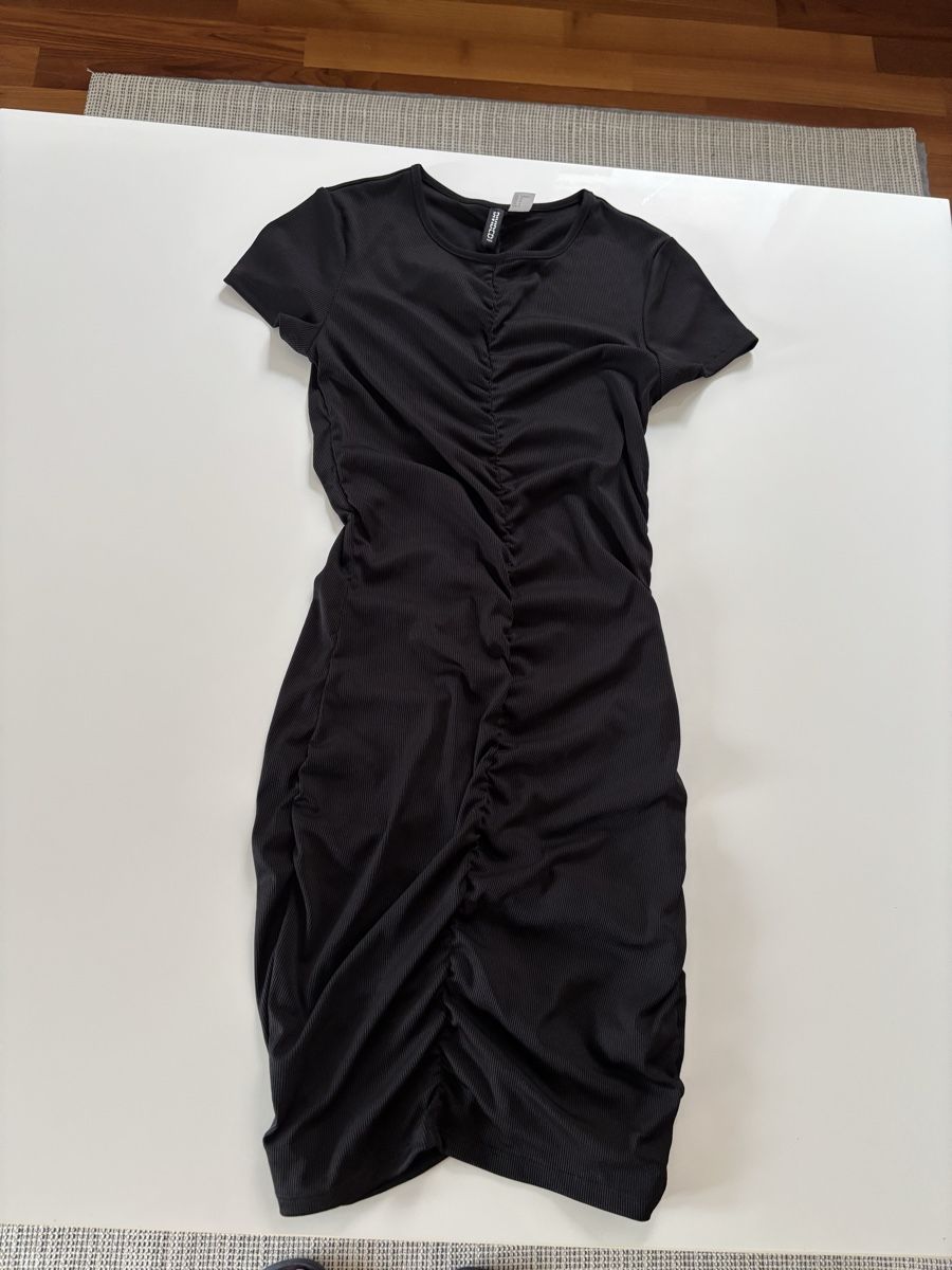 Vestiti: Schlauchkleid H&M Gr M – Usato da Birmensdorf ZH venduto da Sina75