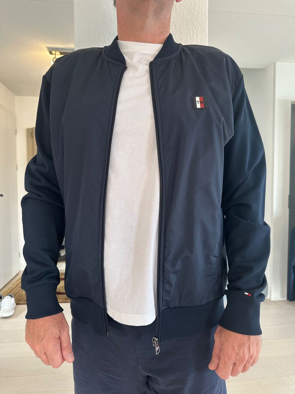 Tommy Hilfiger Giacche: Tommy Hilfiger jacket – Nuovo (secondo la descrizione) da Wollerau venduto da bod_25yw 2