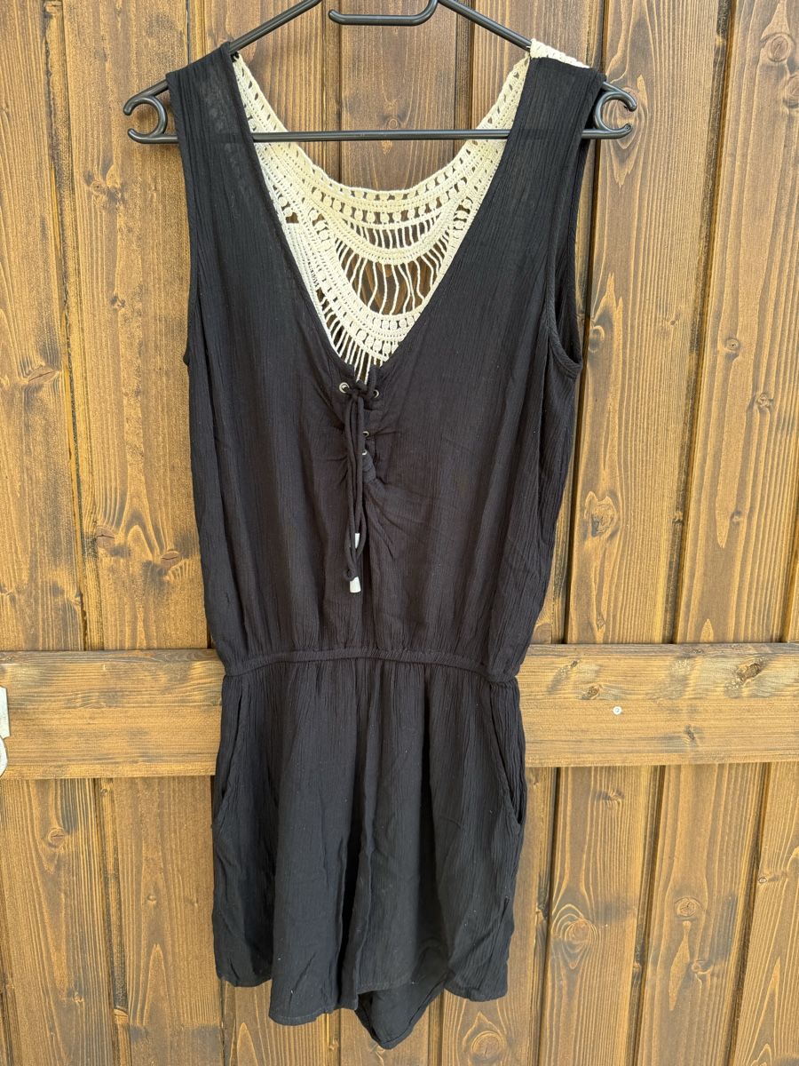 Jumpsuits: Kurzer Jumpsuit Gr. S  – Gebraucht aus Rorbas von Zunnii