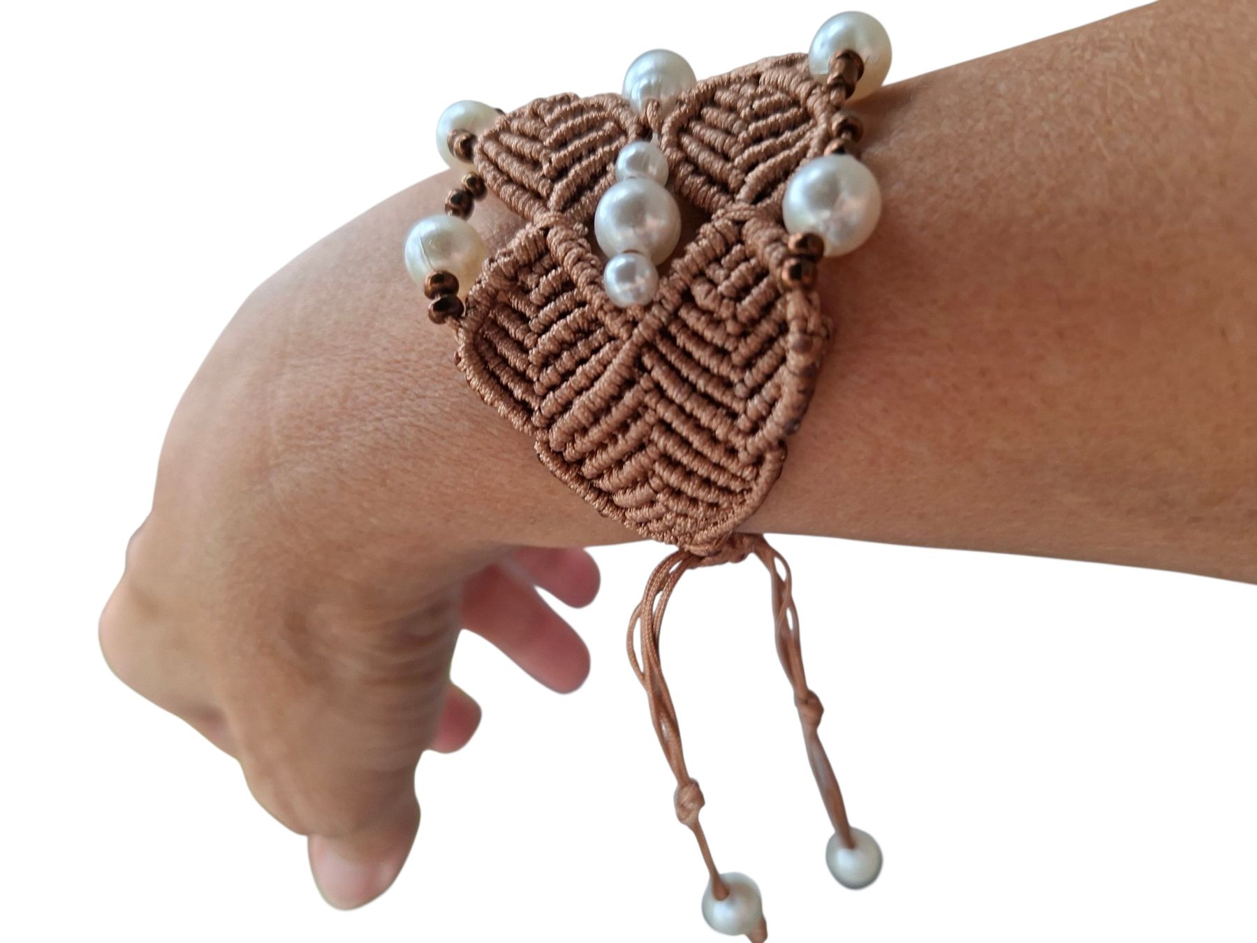 Bracciali & Braccialetti: Breites-exklusives-handgemachtes Makramee Armband mit Perlen – Nuovo (secondo la descrizione) da Luzern venduto da Bbig 1