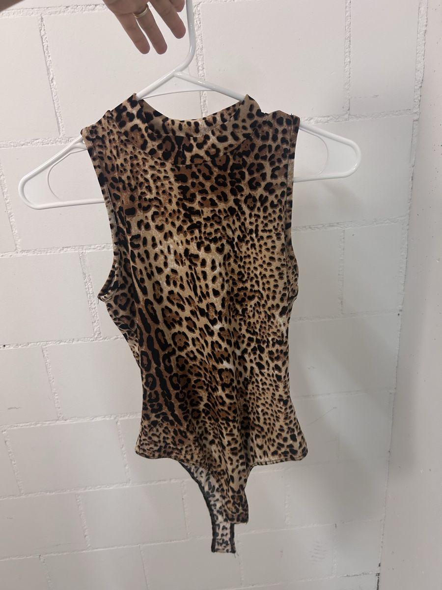 Tops: Sleeveless Bodysuit Leopard Print – D'occasion à Belp par jan_6yvx