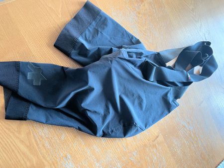 Assos Radhose Velo mit Trägern Équipe RS schwarz Grösse L