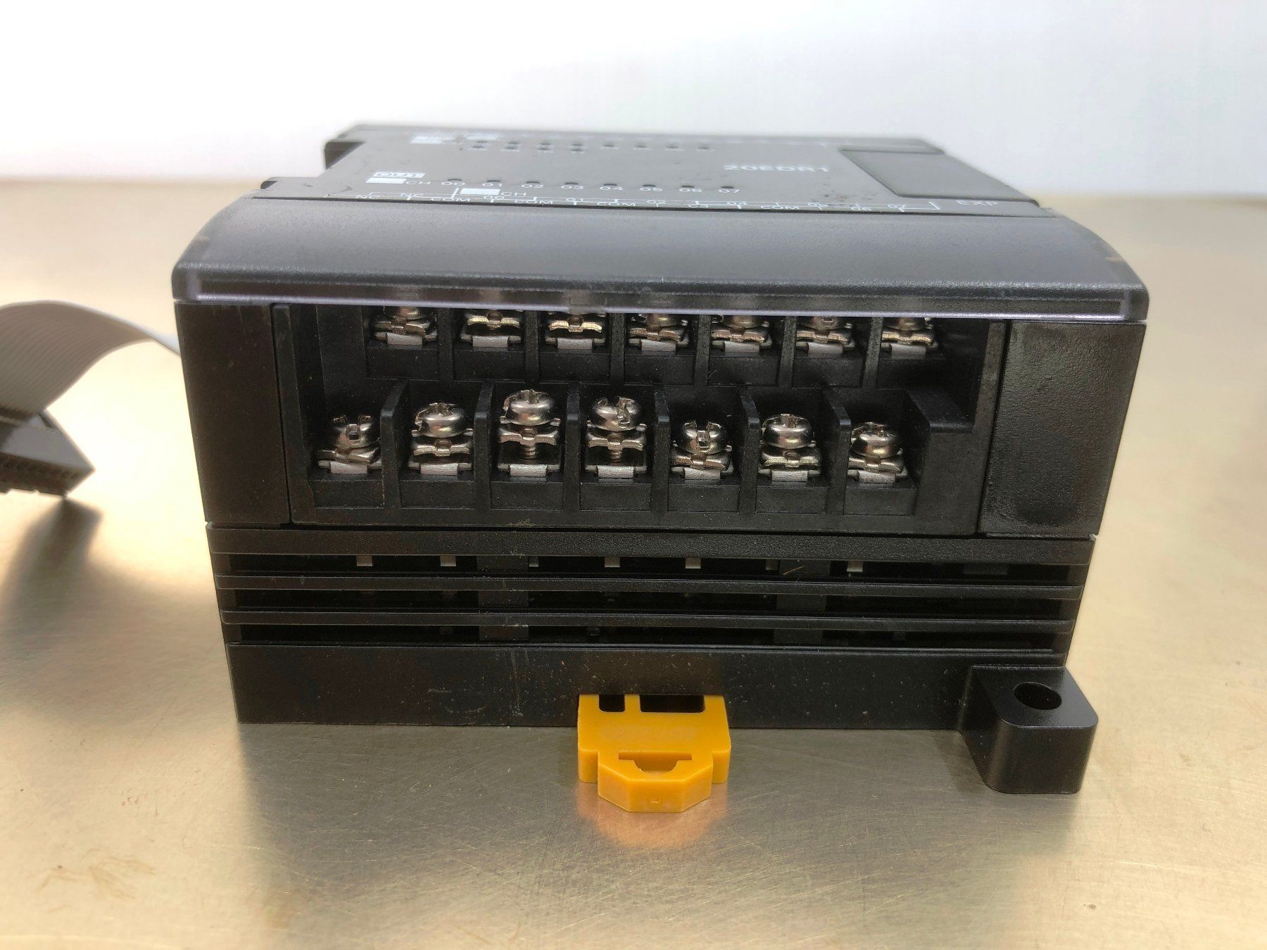 Componenti elettronici: Omron CP1W-20EDR1 In/Out Unit – Usato da Laufenburg venduto da Sirluger 1