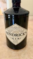 Hendrick's Gin 0,7 l 41,4% angebrochen, zwei Drittel voll