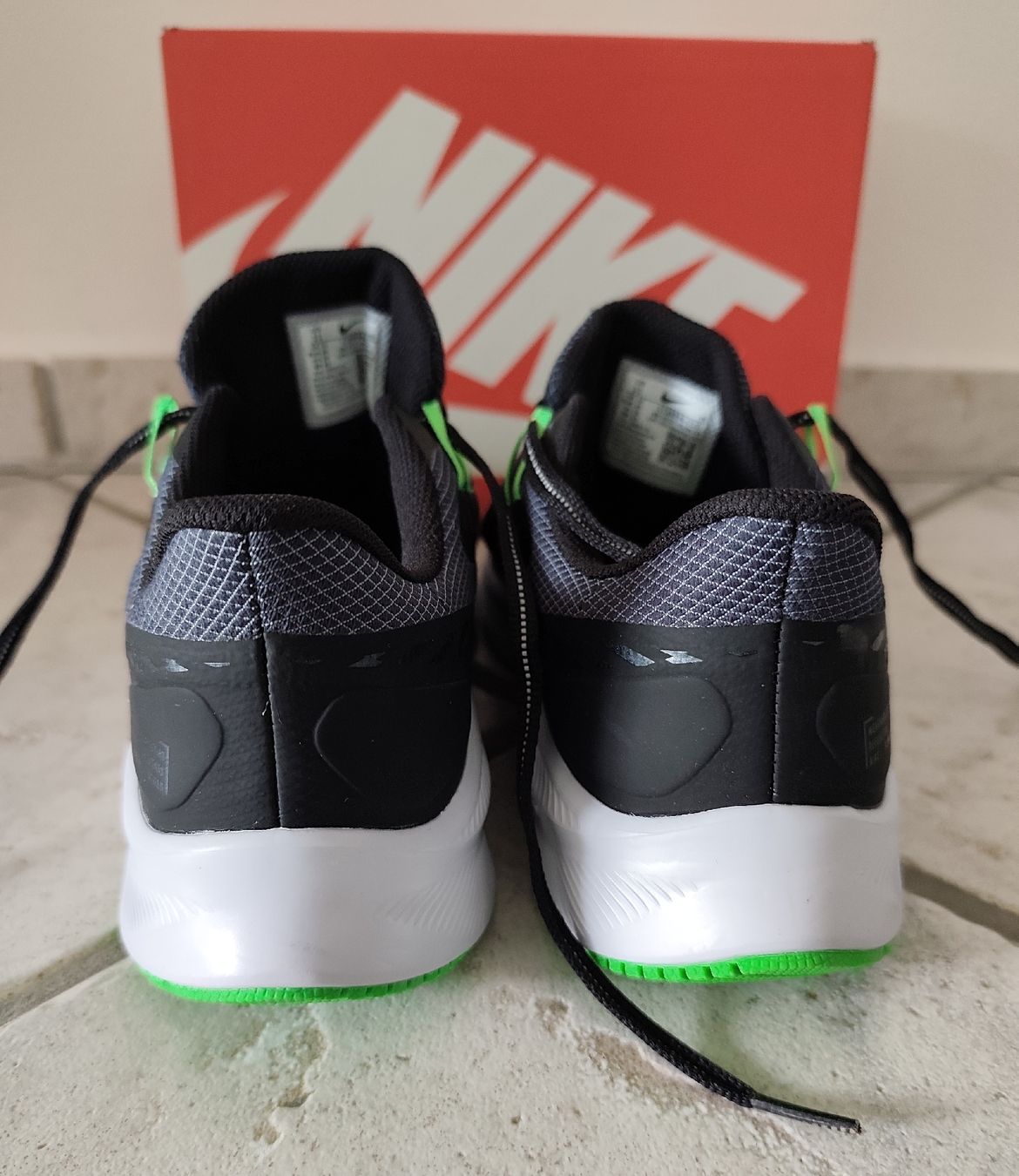 Nike Scarpe da uomo: Nike Laufschuhe, Grösse 45, US11 – Usato da Chur venduto da Rodanisa 4