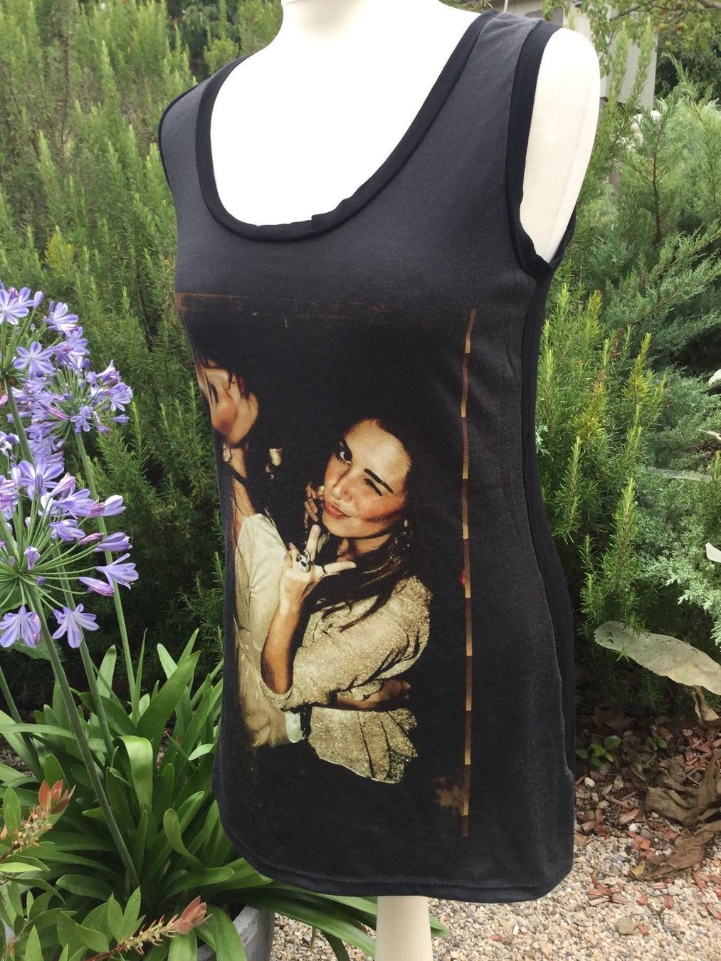 Top: Top noir avec motif marque SPOT – Nuovo (secondo la descrizione) da Agiez venduto da chouchanelle 2