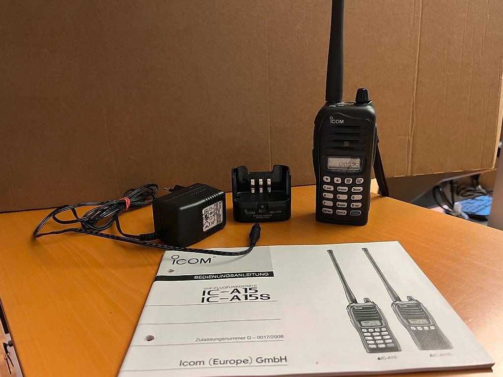 Funktechnik: Handfunkgerät Icom IC A-A15 – Gebraucht aus Schwanden GL von asw20b 1