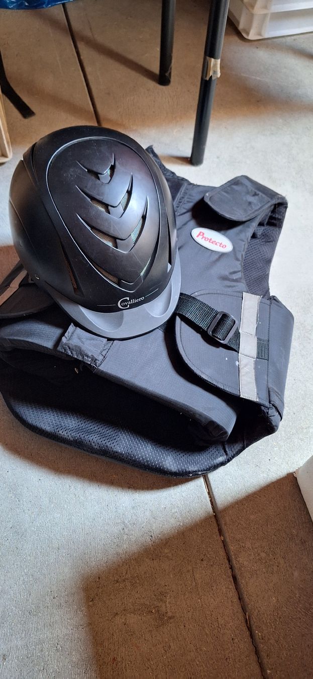 Protezioni & Imbottiture: protektoren Helm Reiten M – Usato da Winterthur venduto da Hahans