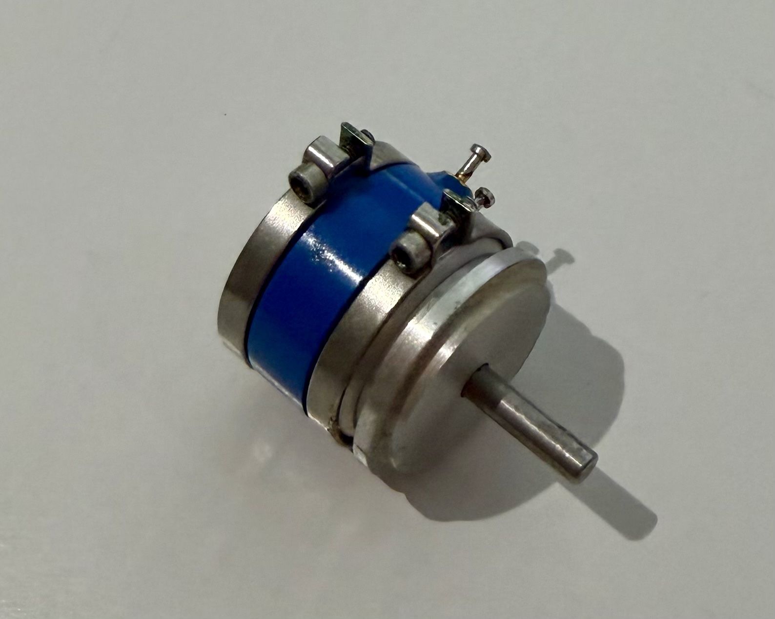 Componenti elettronici: Bourns Präzisions-Drahtpotentiometer 10k, 360deg Encoder – Usato da Zürich venduto da gecko07 1