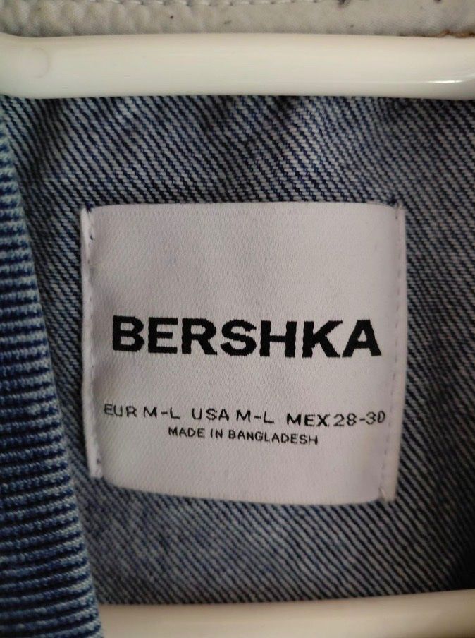 Bershka Giacche: Jeansjacke Bershka Gr. M - L – Usato da Zürich venduto da Timbera 2