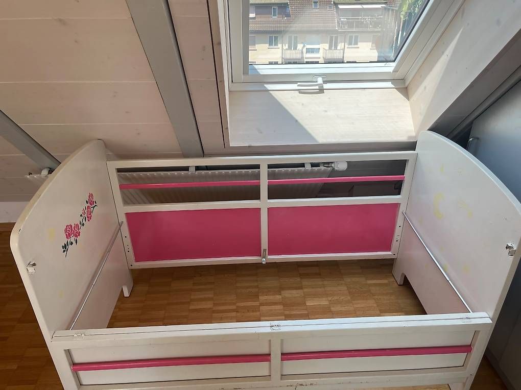 Betten: Baby-/Kinderbett aus Holz – Gebraucht aus Luzern von sel_jzk8 1