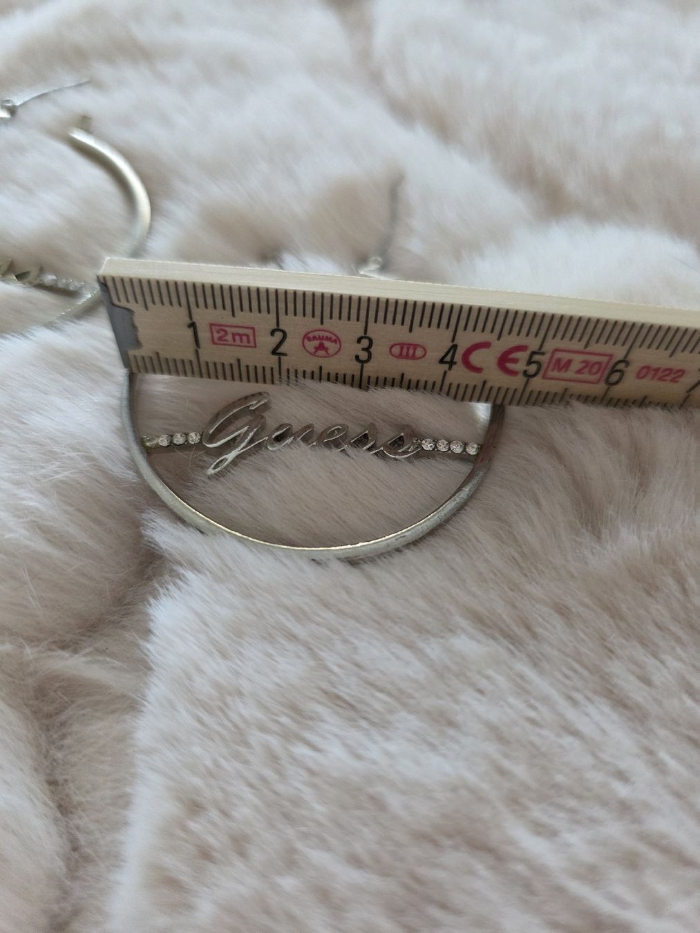 Guess Boucles d'oreille: Guess Creolen mit Strass, Silber Ohrringe – D'occasion à Eggenwil par Schramy 2