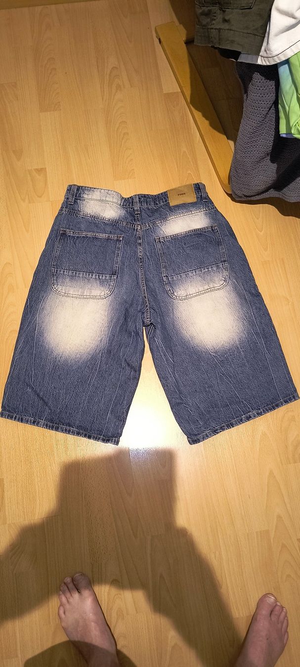 Pantaloni: Baggy Shorts – Nuovo (secondo la descrizione) da Wiedlisbach venduto da Leaf99 1