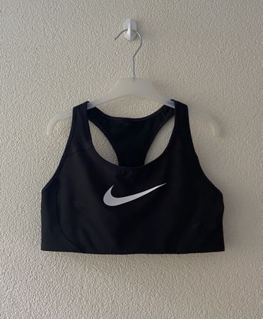 Top sportivo nike