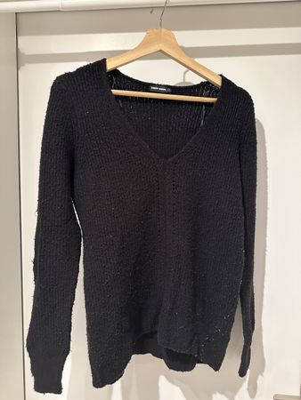 Damen Pullover Only schwarz mit V-Ausschnitt gebraucht 