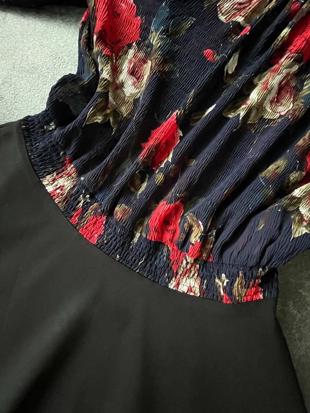 Vestiti: Damen mit Marineblauem Blumenmuster - Größe L – Usato da Kilchberg ZH venduto da Ch.C 6