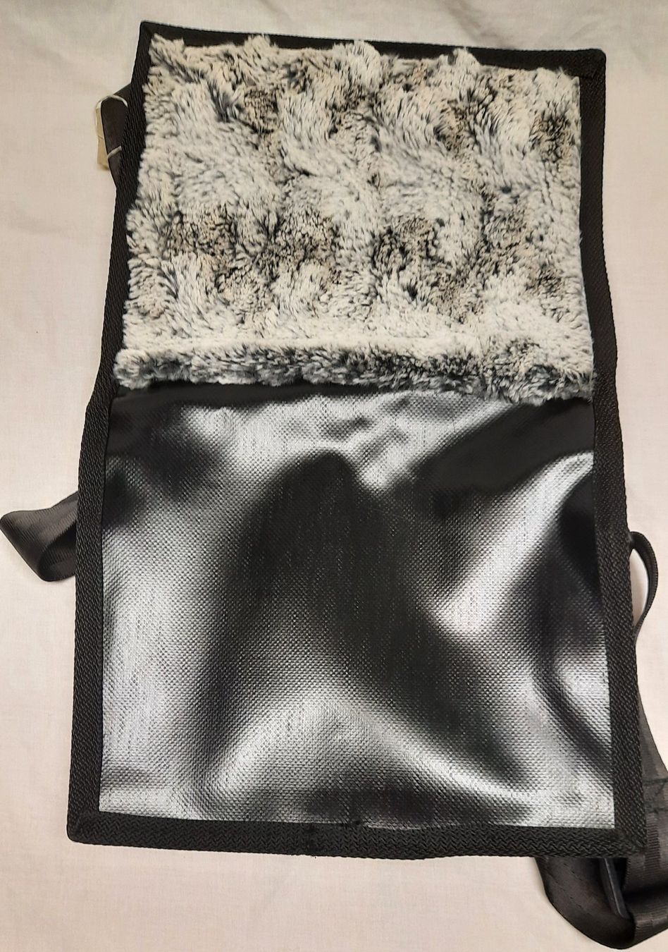 Borse da donna: Mit Kunstfell überzogen- Blachenhandtasche neu – Nuovo (secondo la descrizione) da Spreitenbach venduto da Margot-09 1
