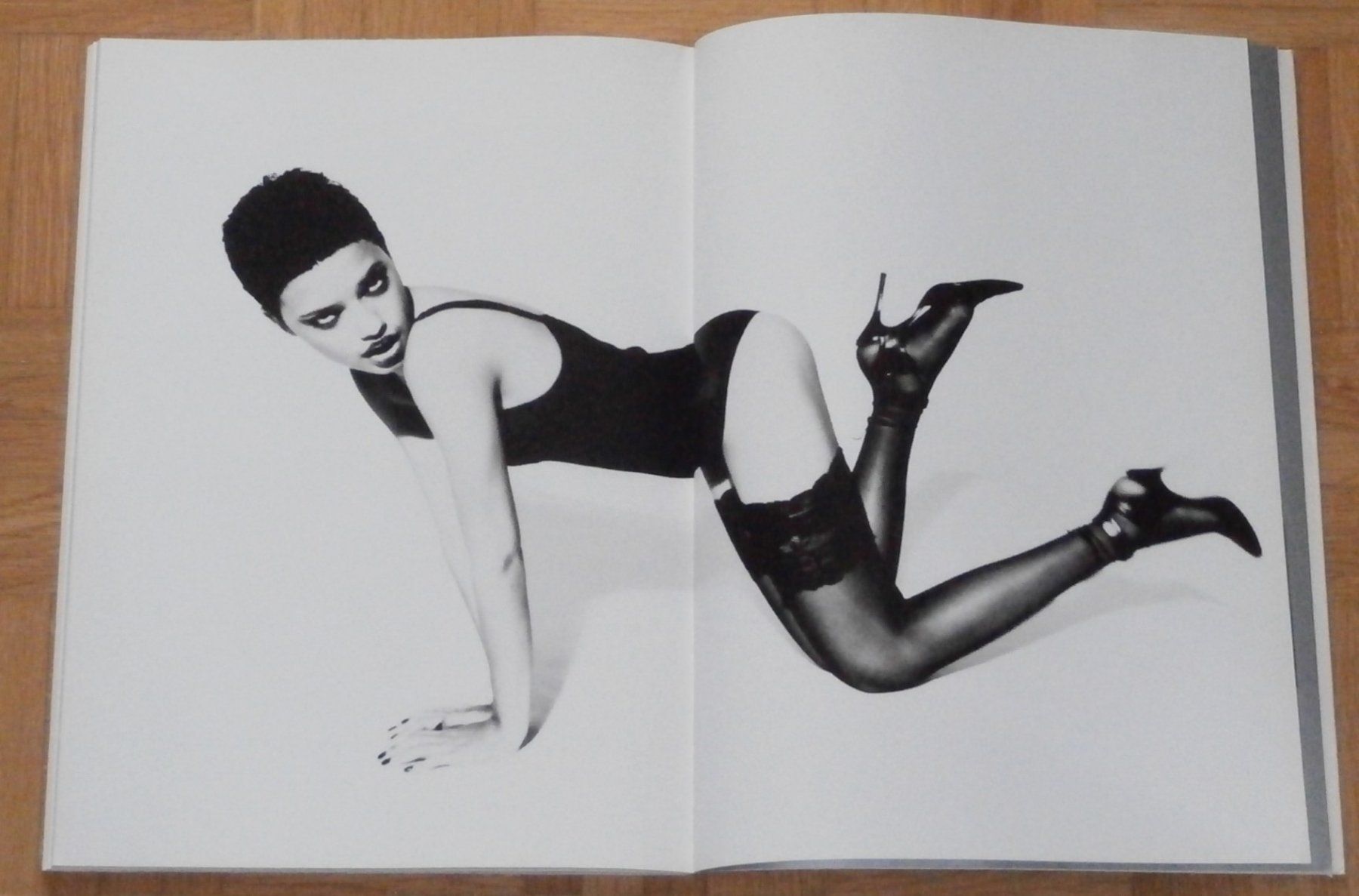 Libri: Ellen von Unwerth - Wicked – Nuovo (secondo la descrizione) da Dierikon venduto da EdelGut 8