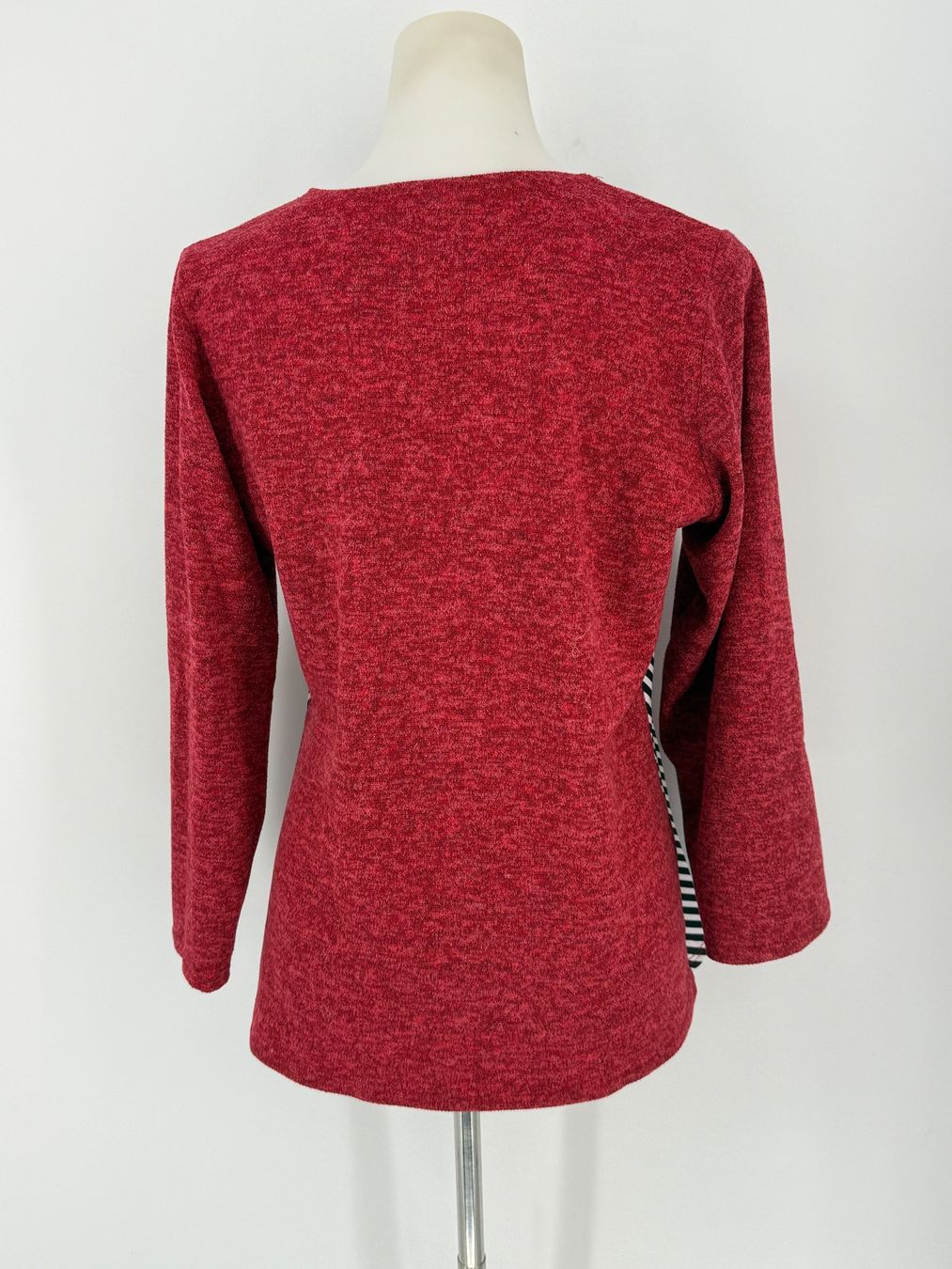 Pullover & Sweatshirts: Pullover Gr. M – Gebraucht aus Auenstein von moin. 3