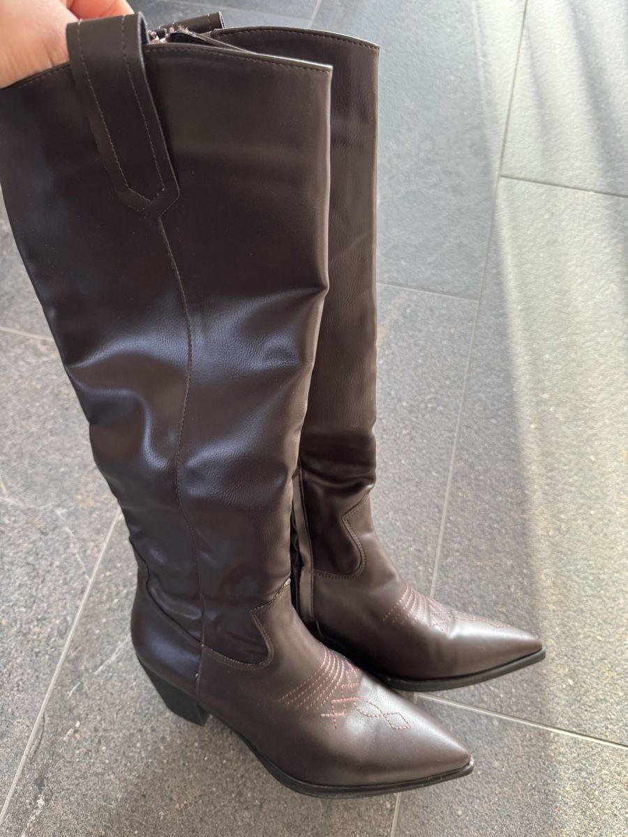 Scarpe da donna: Eleganter Stiefel – Usato da Effretikon venduto da Lunaaa_ 2