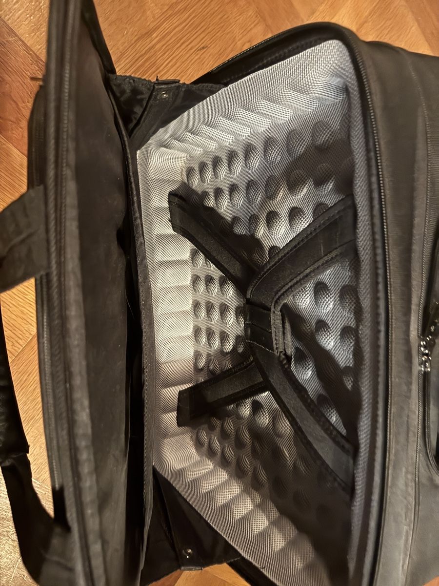 Samsonite Valigie: Samsonite Rollkoffer Schwarz  – Usato da Grindelwald venduto da yoloflip45 2