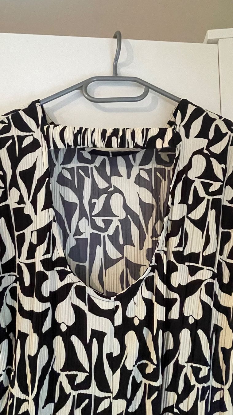 Kleider: Kleid Sfera Basic Schwarz Weiss Grösse L neuwertig – Neu (gemäss Beschreibung) aus Wetzikon ZH von Schrungus 1