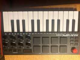 Akai MPK Mini Keyboard Controller gebraucht guter Zustand