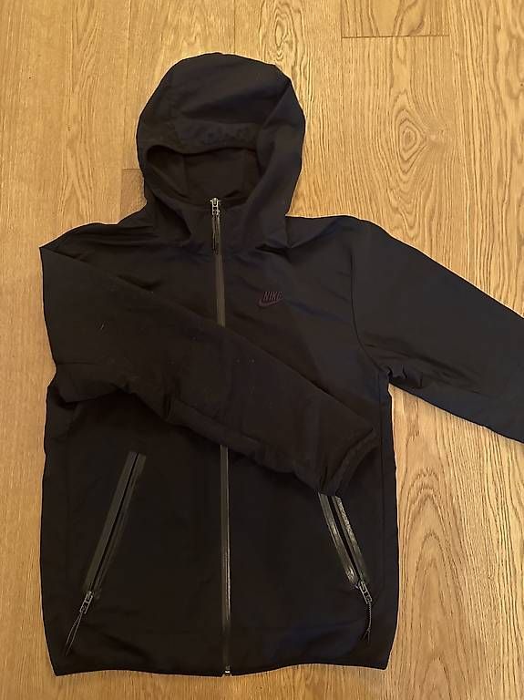 Jacken: Nike Jacke, Grösse S, wie neu – Gebraucht aus Hittnau von ant_s5mh 2