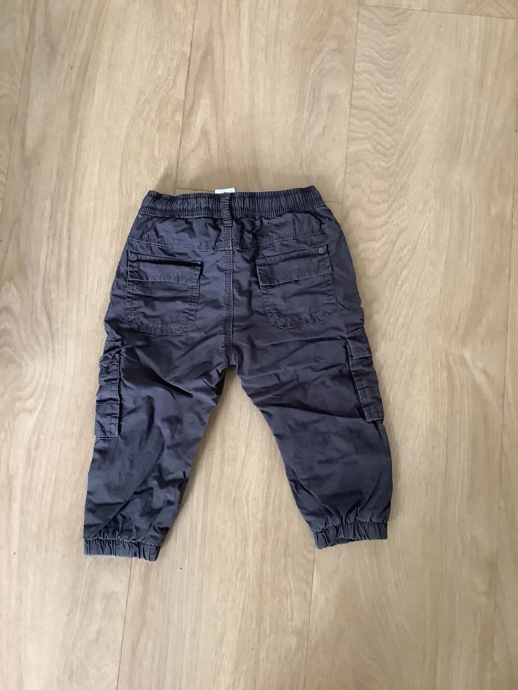 Next Pantaloni: Next Cargohose Gr. 86 – Usato da Luzern venduto da ann_9hlh 1