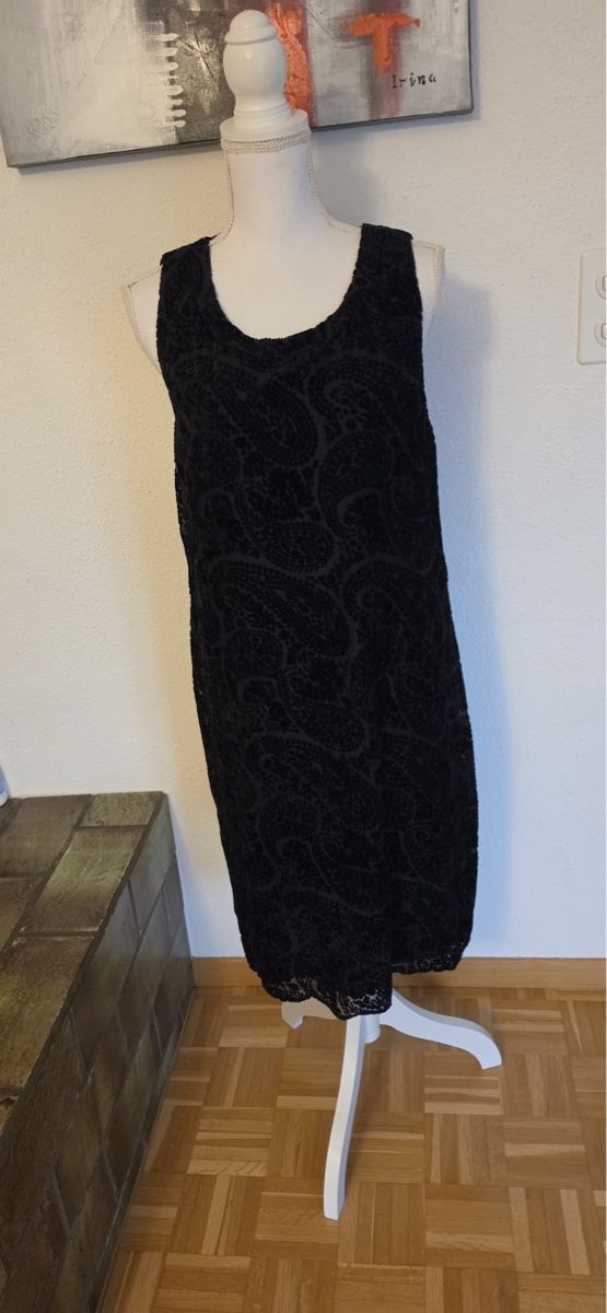 Nile Vestiti: Nile schwarzes Samtkleid mit Paisley Muster, Grösse M – Usato da St. Gallen venduto da mania03 4