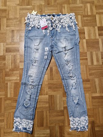 Jeans Gr 46 mit Spitze und Rissen Sommerlook