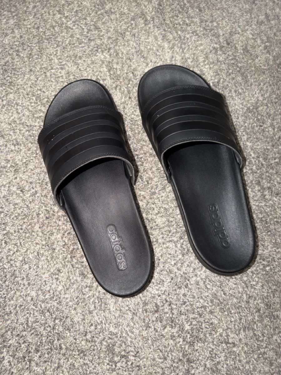 Adidas Scarpe da uomo: Claquettes Adidas noires – Usato da Châtelaine venduto da Diogo.138
