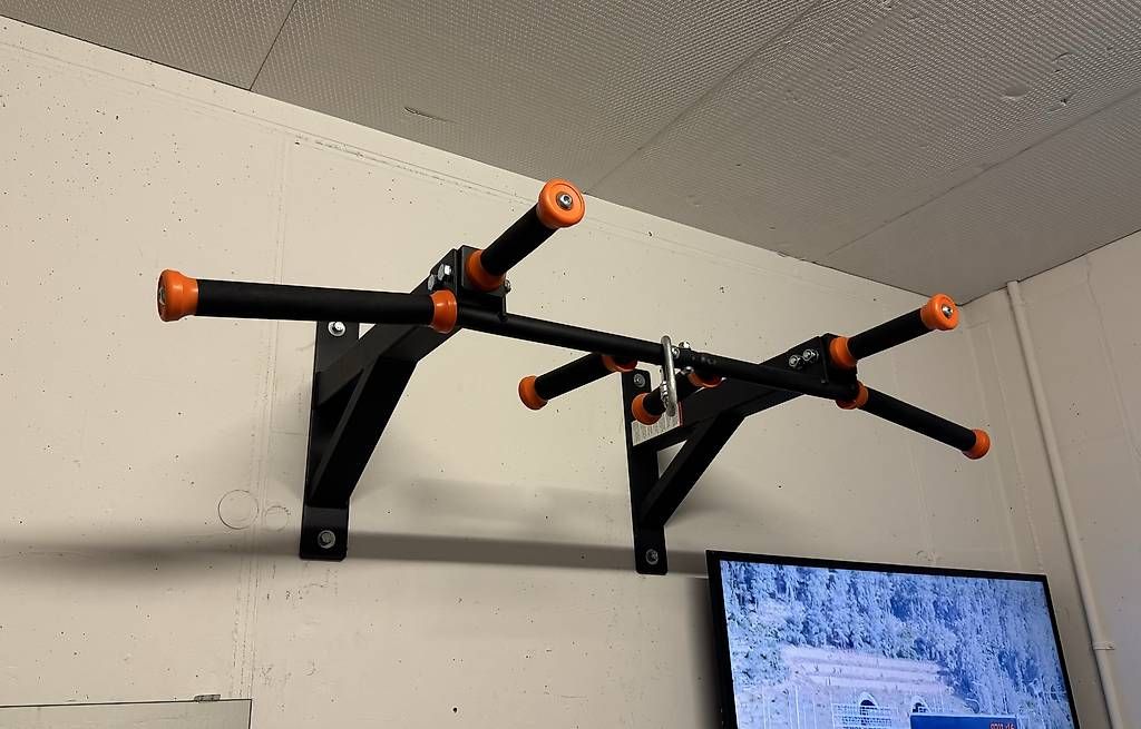 Hometrainer: Klimmzug Stange (Multi-Grip) – Gebraucht aus Ettenhausen TG von Nelson87