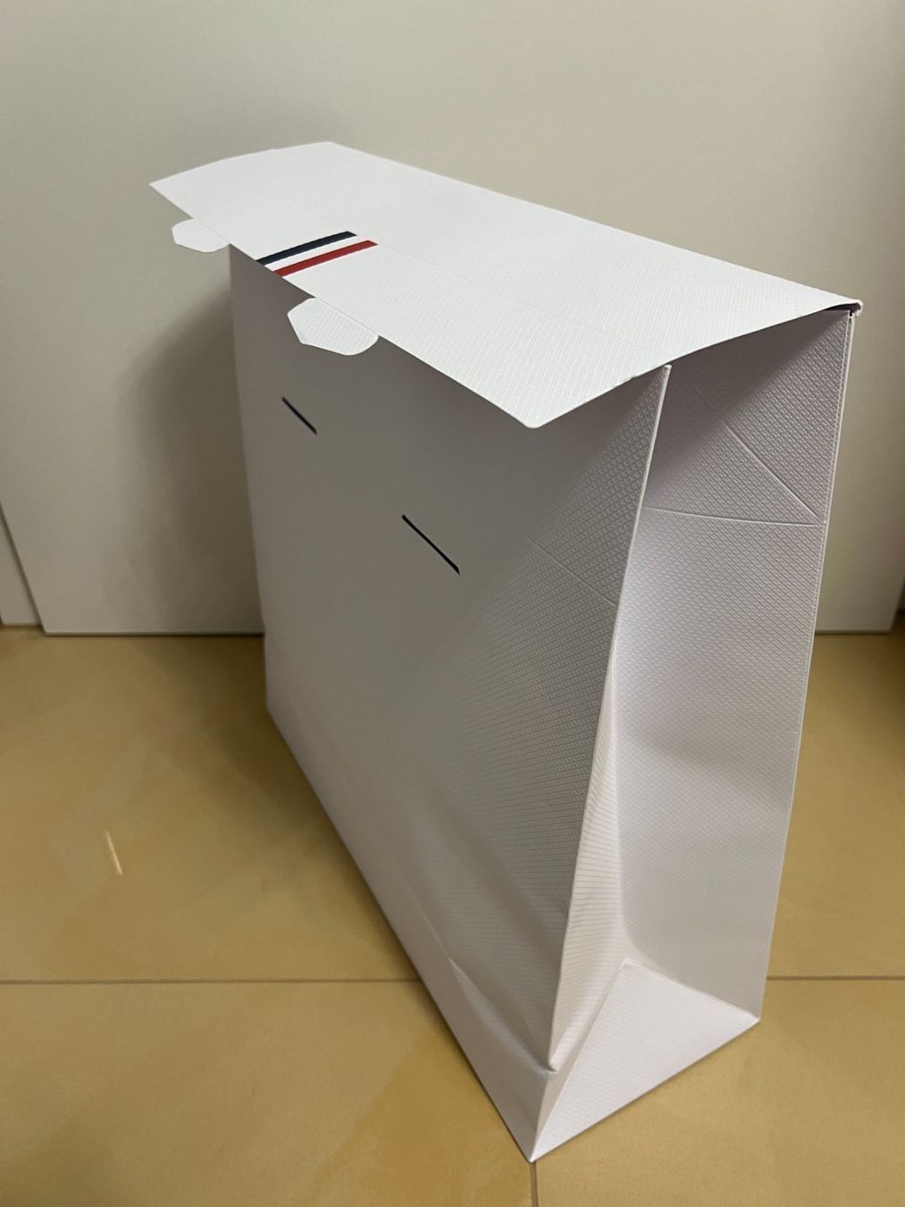 Casse di trasporto: Lacoste Verpackungsmaterial – Nuovo (secondo la descrizione) da Neuenegg venduto da bra_55gz 2
