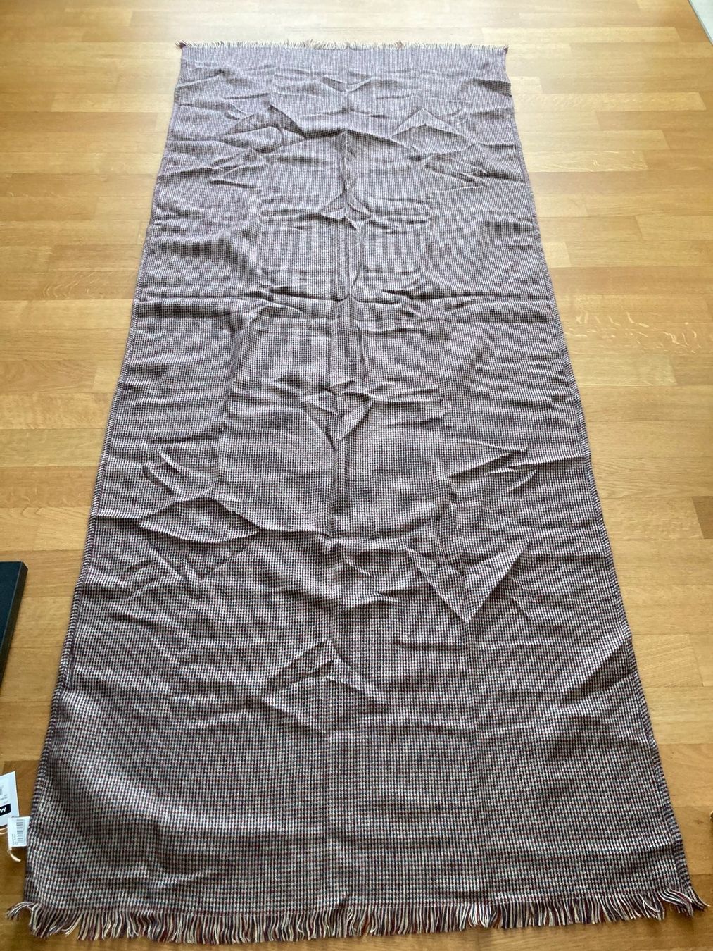 Foulard & Sciarpe: (C-E) Manor Schal os unbenutzt CHF 29.95 – Nuovo (secondo la descrizione) da Jonen venduto da Sevenb
