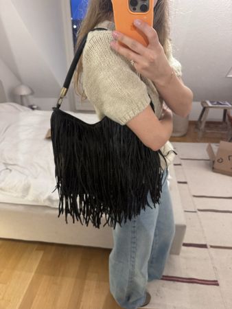 H&M Schwarze Fransen Tasche, Vintage Style, Y2K, Herbst Look