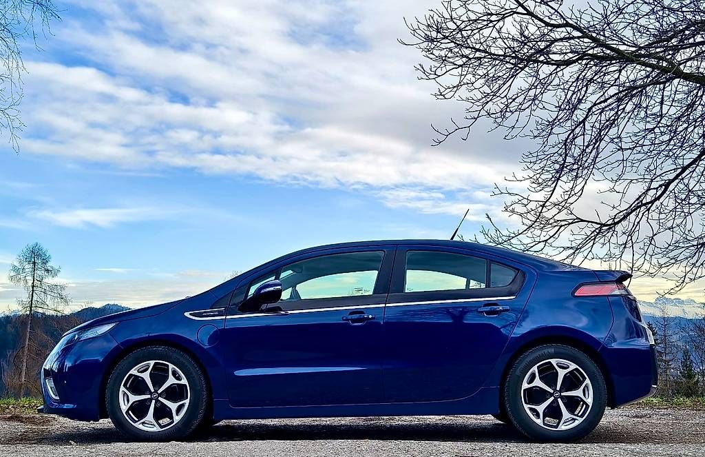 Automobili: Opel Ampera E-REV Plug-in-Hybrid Limousine 2012 – Usato da Turbenthal venduto da Retoo 4