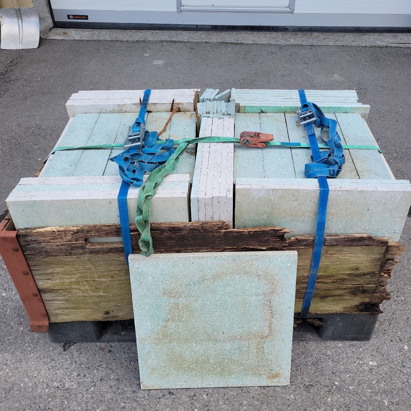 Piatti di portata: Granit Betonplatten gartenplatten – Usato da Reichenburg venduto da AK_78