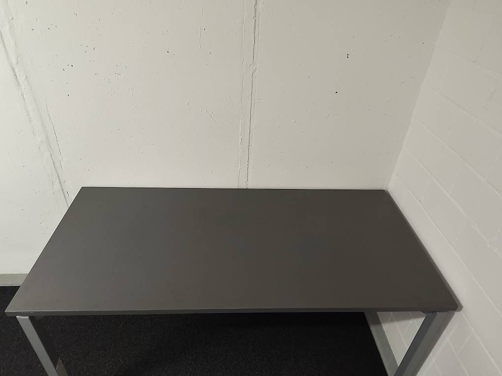 Tavoli: Stabiler Tisch fast wie neu – Usato da Lachen SZ venduto da Kamelfluesterer 2
