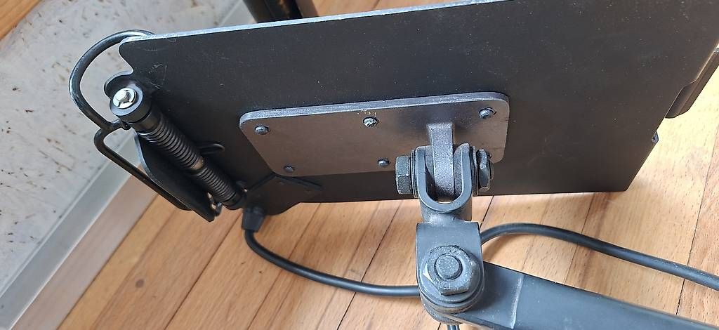 Supporti a parete: SBB Fahrplanhalter mit Lampe – Usato da Weinfelden venduto da Ranja02 1