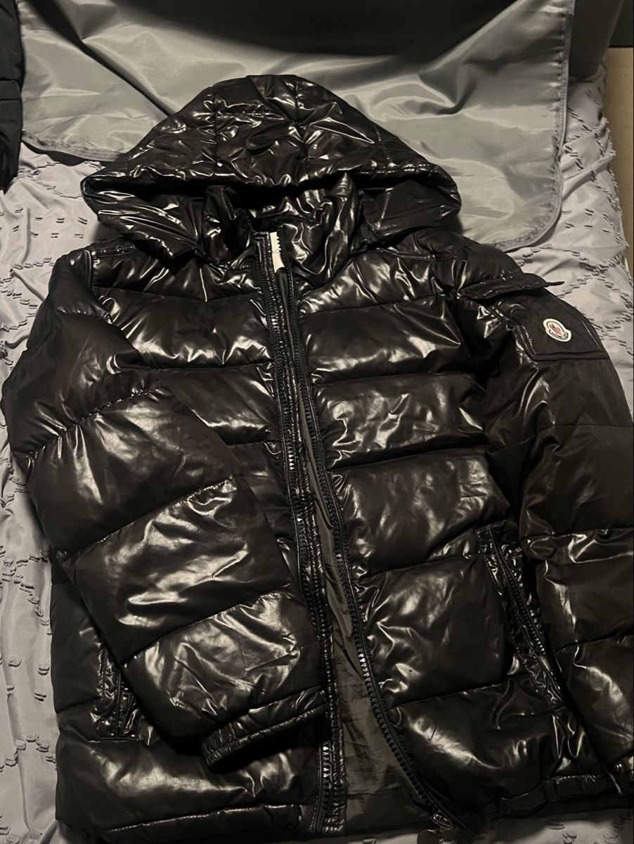 Moncler Jacken: Daunenjacke Moncler schwarz – Gebraucht aus Gossau SG von eor_9jvs