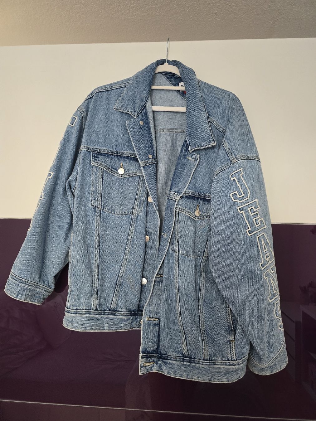 Tommy Hilfiger Giacche: Tommy Jeans Jeansjacke Oversized – Nuovo (secondo la descrizione) da Zürich venduto da Luana.N