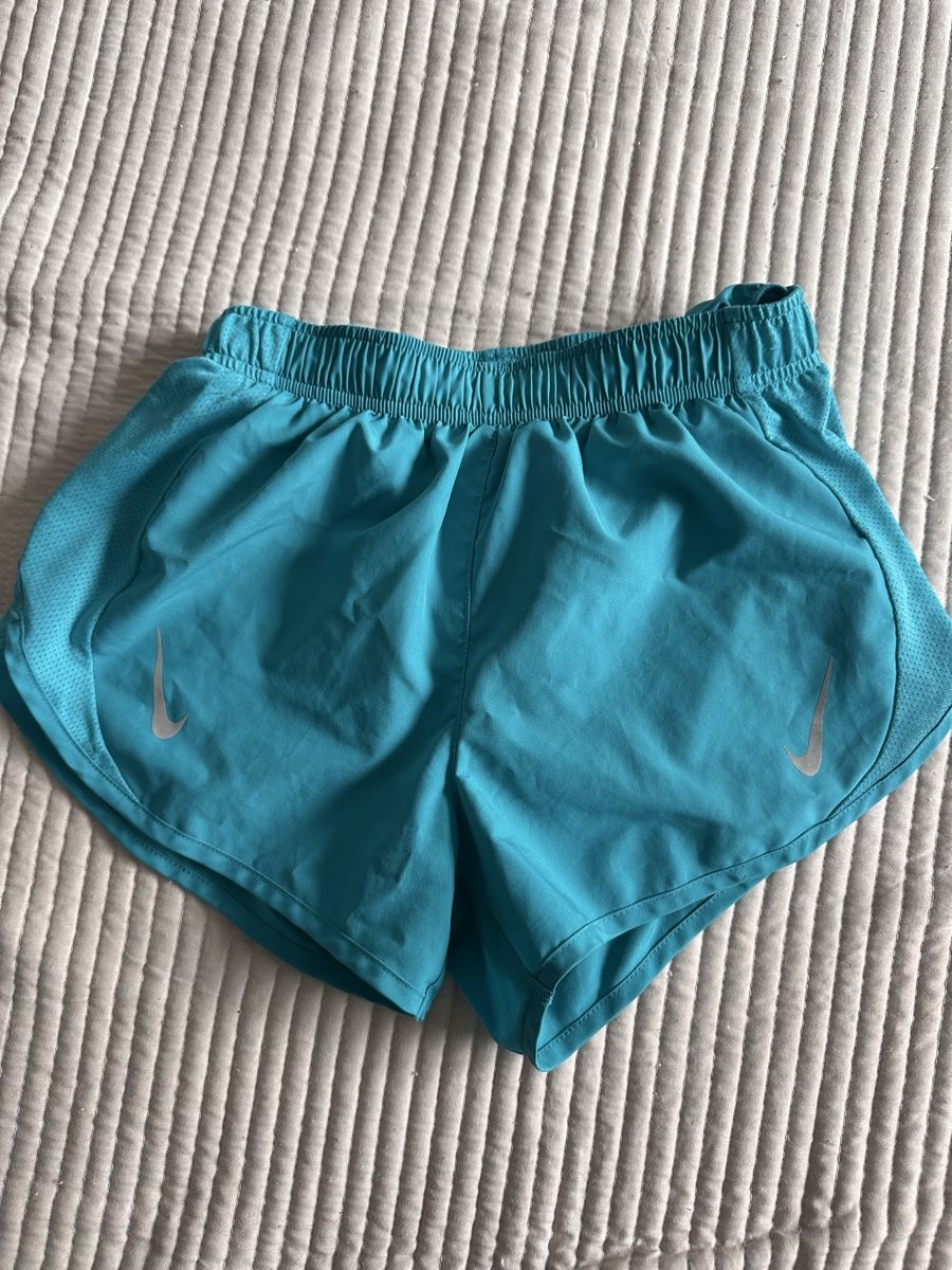 Nike Pantalons: Nike pro shorts – Neuf (Voir description) à Zug par A123R