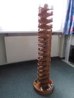 Kugeltreppe rund aus Holz mit Glaskugeln; Top Zustand