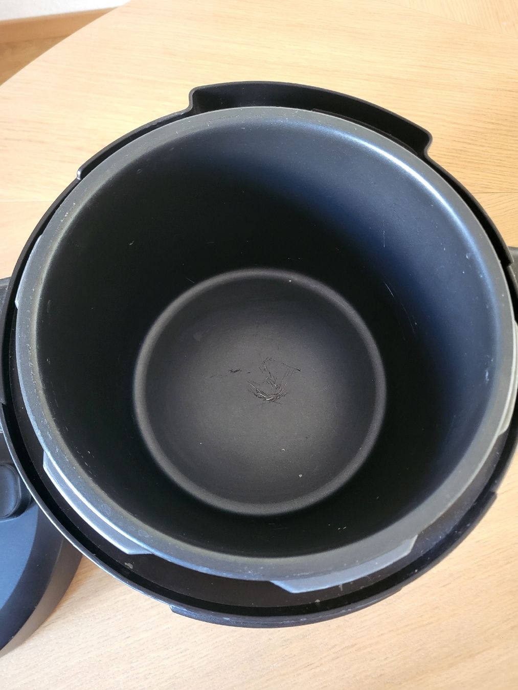 Appareils de cuisine: Slow Cooker (5.6L) – D'occasion à Zürich par jai_k6bl 1