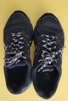 Sportlicher Schuhe – asics / coreTex / schwarz / Grösse 41.5